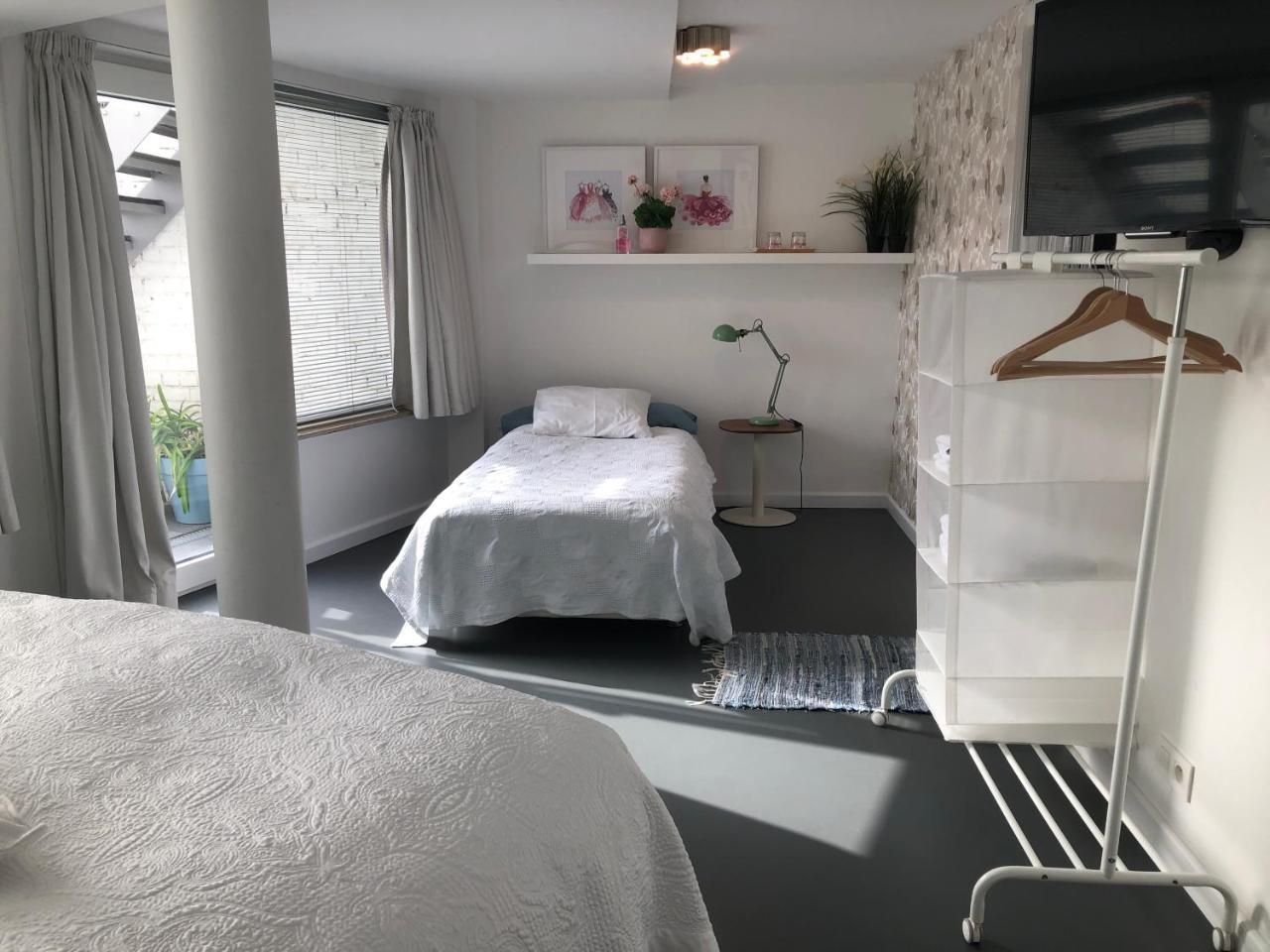 Guesthouse Poppies , Free Parking Ostend Exterior photo